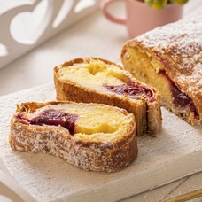 Polenta and Sour Cherry Strudel (1 kg)