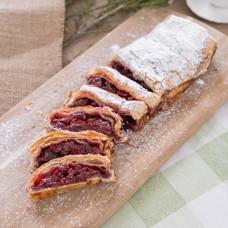 Hausgemachter Kirchestrudel (500 g)
