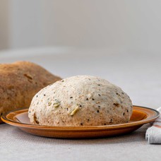 Frischer hausgemachter Teig für Bergbrot (900 g)