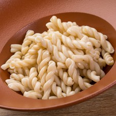 Homemade cooked Strozzapreti durum wheat pasta for 2 persons (400 g)