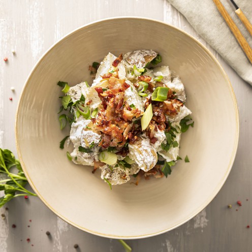 Kartoffelsalat mit Pancetta und Sauerrahm für 4 Personen (1 kg)