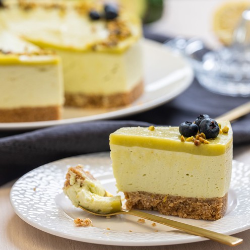 Avocado cheesecake for 10 persons (1,55 kg)