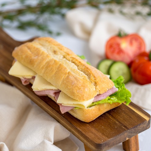Ciabatta with ham and cheese (210 g)