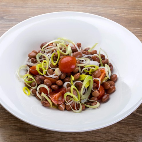 Bean salad with mini tomatoes and leek for 1 person (250 g)