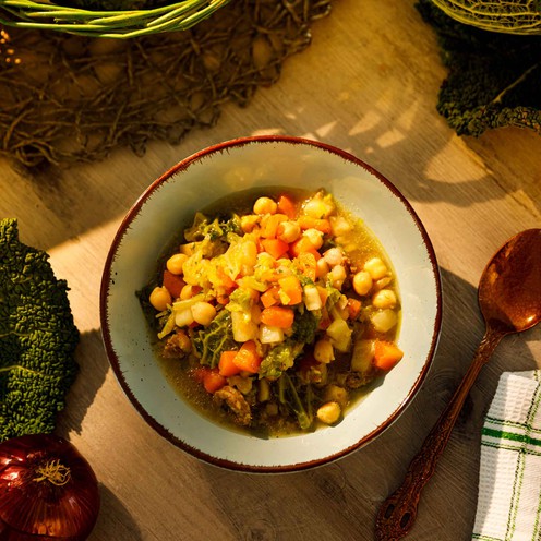 Kale with homemade sausage and chickpeas for 1 person (450 g)