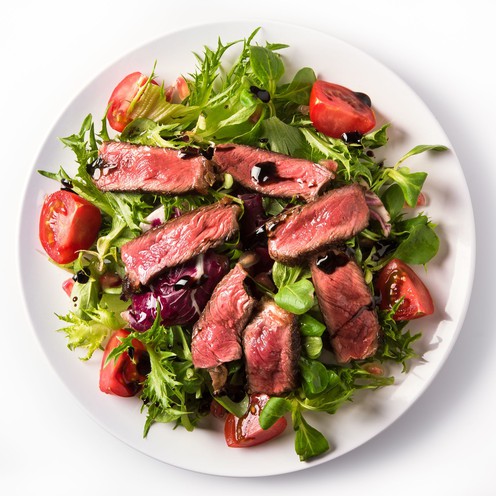 Summer salad with beef strips