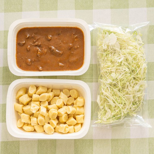 Menu: juneće šugo, njoki i kupus salata za 2 osobe