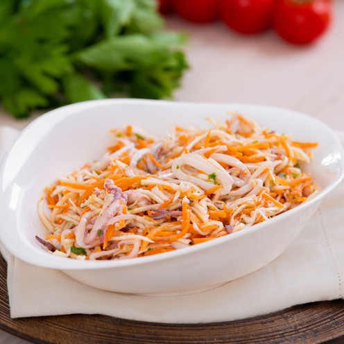 Tintenfisch-Gemüse-Salat für 4 Personen (1 kg)
