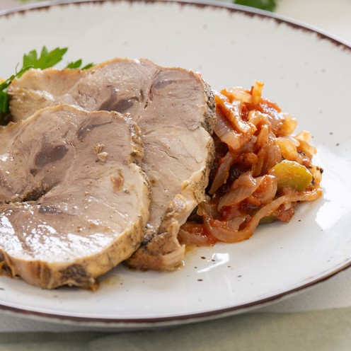 Pork roast with "sataraš" (Balkan vegetable stew) for 4 persons (1,2 kg)