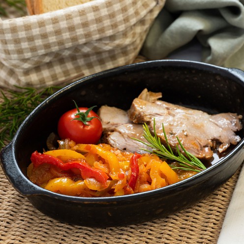 Roast pork shoulder with peperonata for 2 persons (600 g)