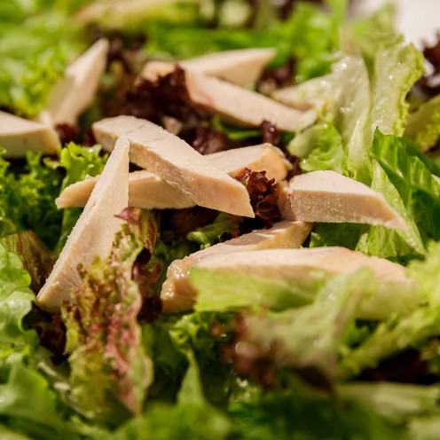 Fresh lettuce salad with baked chicken fillet for 1 person (250 g)