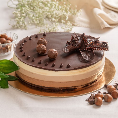 Torta "Tri čokoladna moussea" za 15 osoba (2,3 kg)