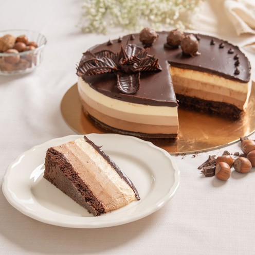 Torta "Tri čokoladna moussea" za 15 osoba (2,3 kg)