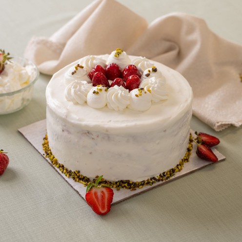 Strawberry cake with whipped cream (1,4 kg)