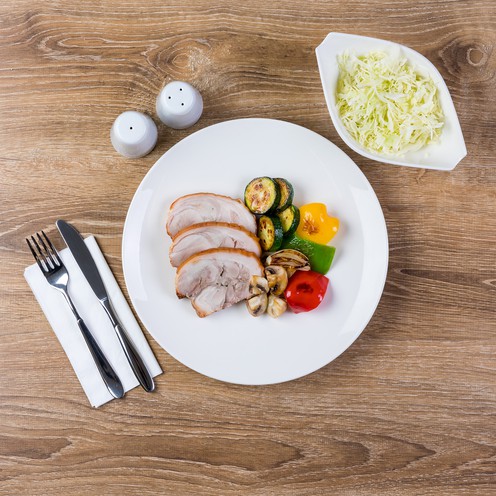 Menu: pečeni odojak, povrće za žar i kupus salata za 4 osobe