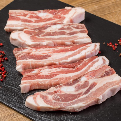 Schweinebauch mit Knochen für 4 Personen (1 kg)