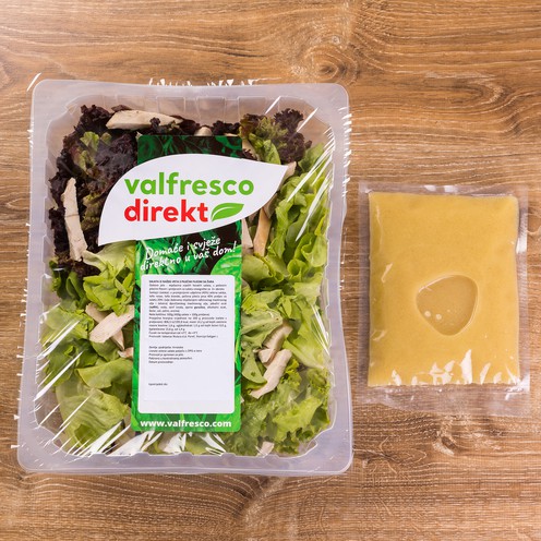 Svježa lisnata salata s pečenim pilećim fileom za 2 osobe (500 g)