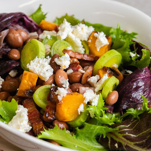 Winter salad with vegetables, bacon and curd cheese for 4 persons (1 kg)